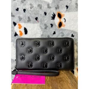 Betsey Johnson Black Spider Embossed Zip Wristlet Wallet Gothic Halloween NWT